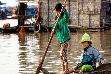 Explore Banteay Srey - Floating Village Day Trip