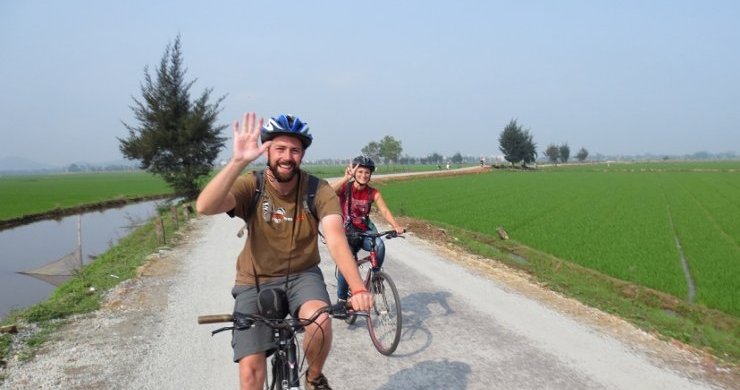 Hue City Tour and Thanh Toan Bridge Biking Day Trip